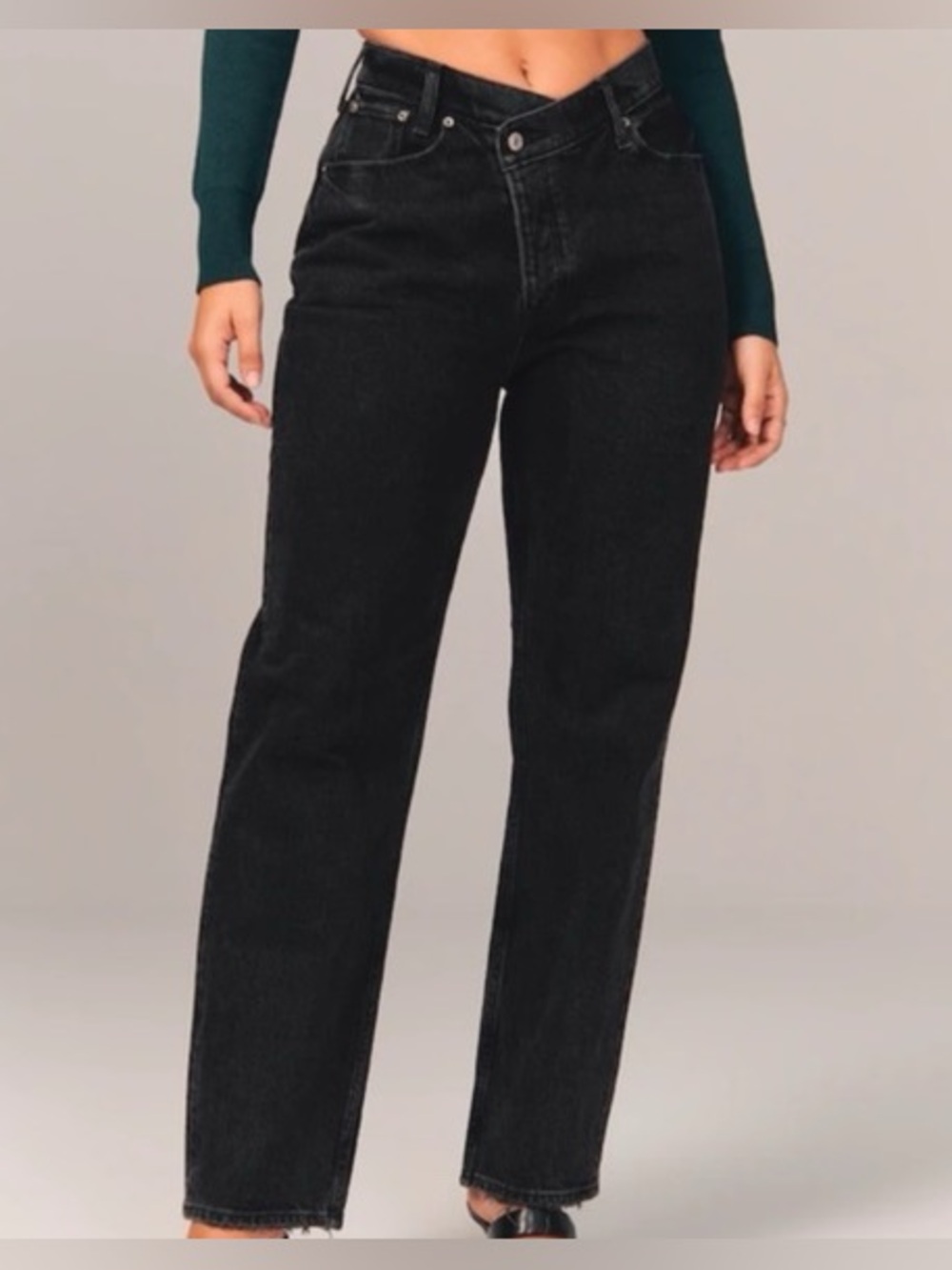 Abercrombie & Fitch - Crossover jean in black with raw hem (Curve Love)